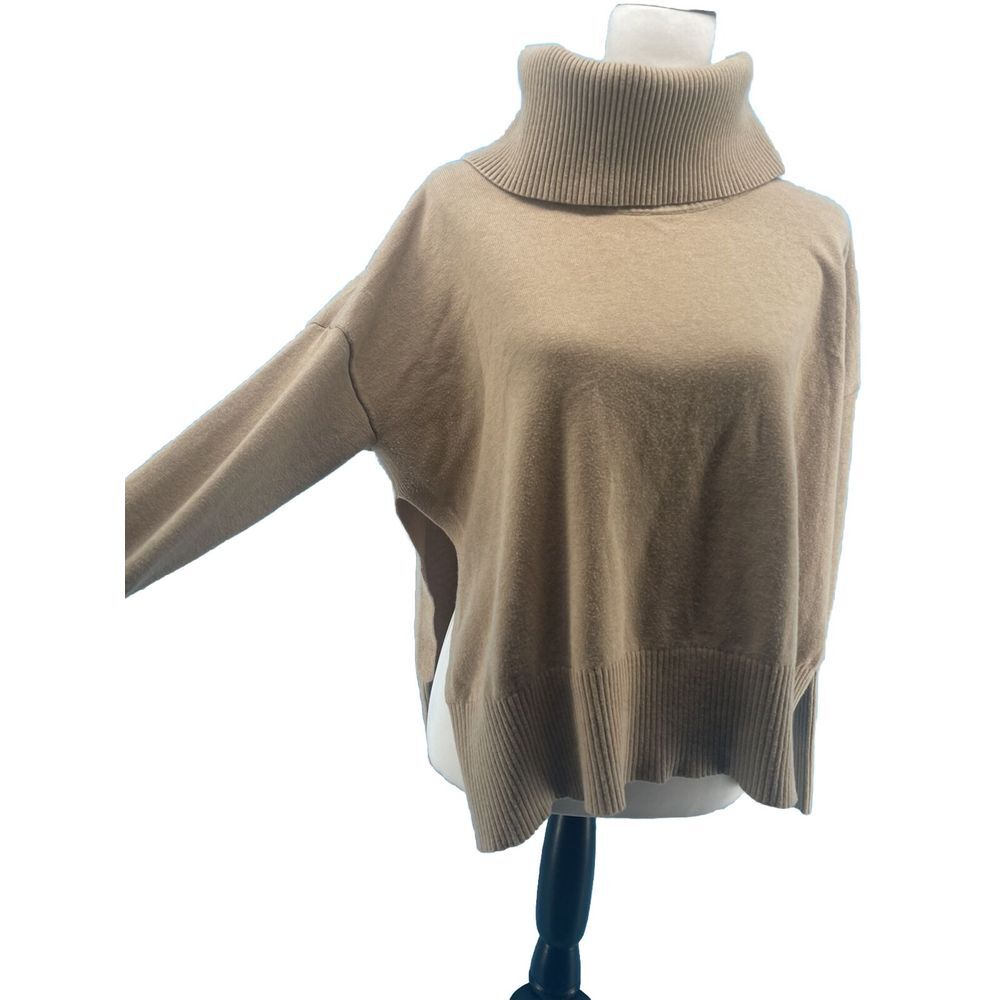 Tommy Hilfiger Sweater Women's Medium Boxy Slit Sidesβ Turtleneck Classic Tan